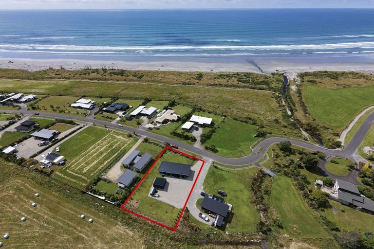 Photo of property in 5 Elley Drive, Carters Beach, Westport, 7825