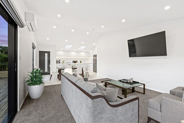 Photo of property in 12 Capitol Road, Matakatia, Whangaparaoa, 0930