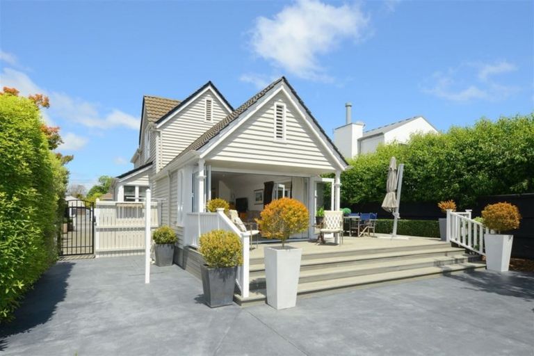 Photo of property in 62 Kotare Street, Fendalton, Christchurch, 8041