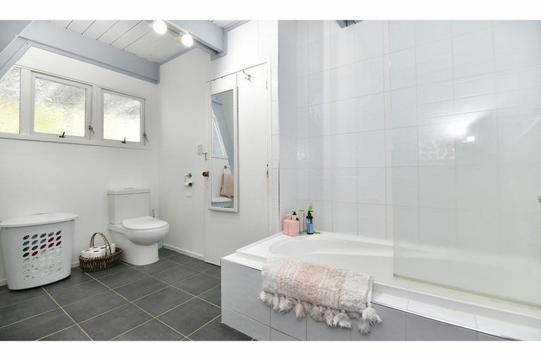 Photo of property in 10a Win Grove, Hatfields Beach, Orewa, 0931