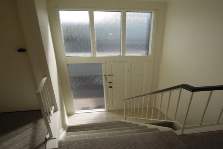 Photo of property in 2/3 Rahopara Street, Castor Bay, Auckland, 0620