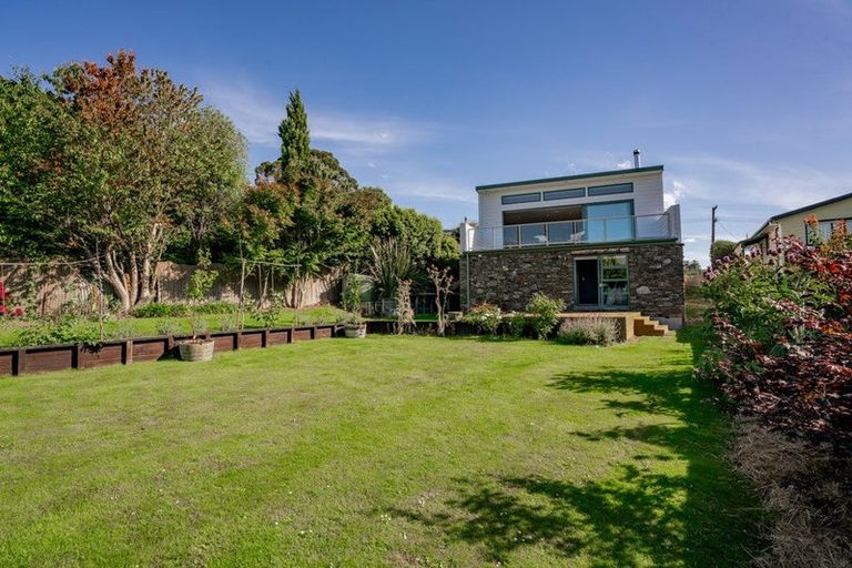 Photo of property in 77 Kent Street, Kingston, Athol, 9793