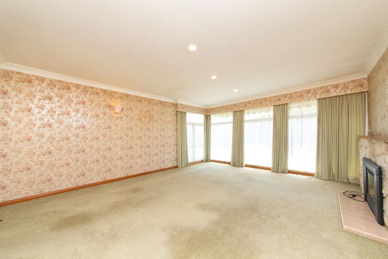 Photo of property in 2 York Place, Awapuni, Palmerston North, 4412