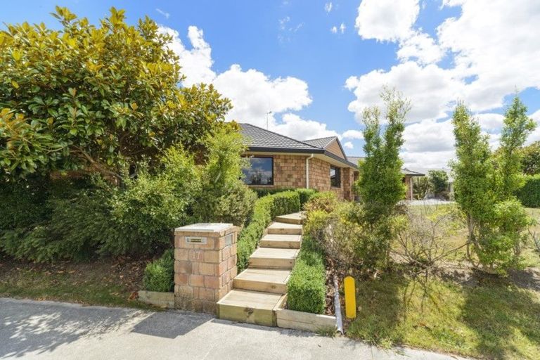 Photo of property in 17 Liberty Grove, Kelvin Grove, Palmerston North, 4414