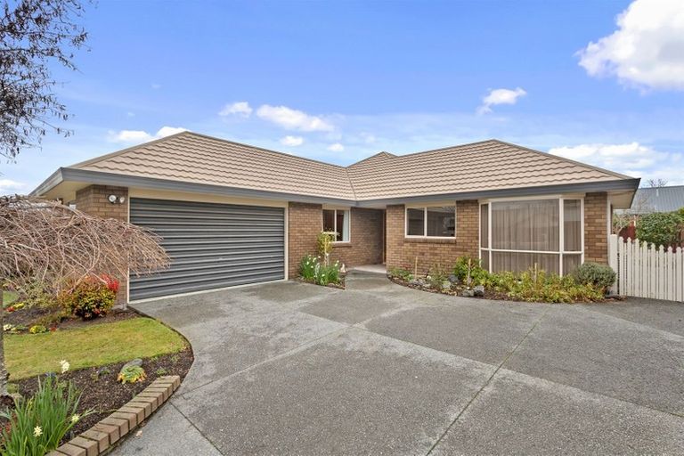 Photo of property in 33 Kedleston Drive, Avonhead, Christchurch, 8042