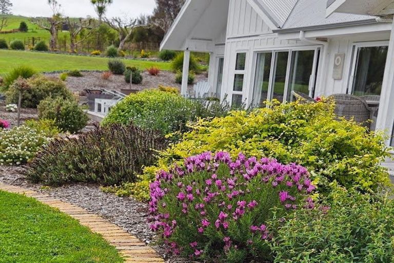 Photo of property in 728 Peak Road, Helensville, 0875