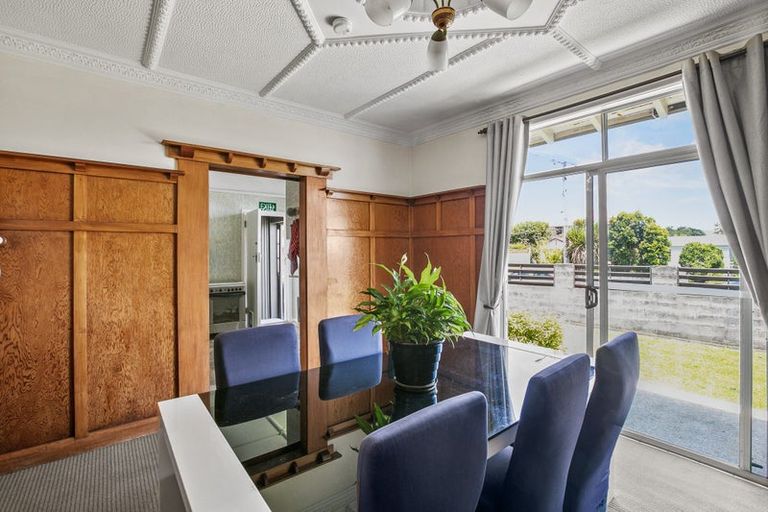 Photo of property in 14 Mangorei Road, Strandon, New Plymouth, 4312