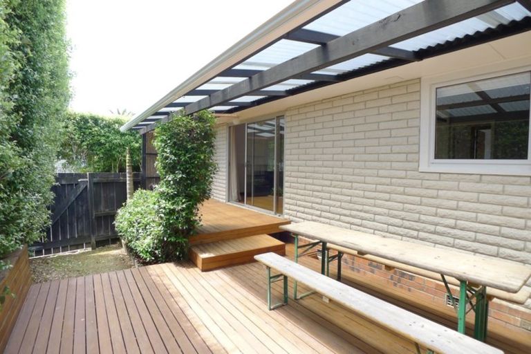 Photo of property in 42 Kervil Avenue, Te Atatu Peninsula, Auckland, 0610