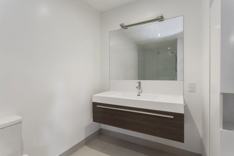 Photo of property in 144a Holly Road, St Albans, Christchurch, 8014