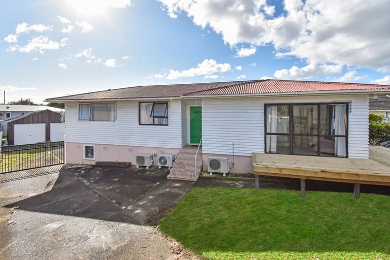 Photo of property in 3 Crown Crescent, Otara, Auckland, 2023