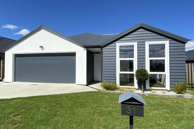 Photo of property in 31 Shepherd Road, Jacks Point, Queenstown, 9371
