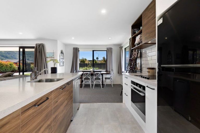 Photo of property in 14 Teal Place, Lake Hawea, Wanaka, 9382