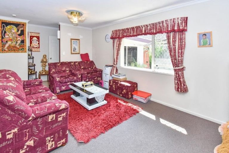 Photo of property in 42 Tussock Avenue, Mangere, Auckland, 2022