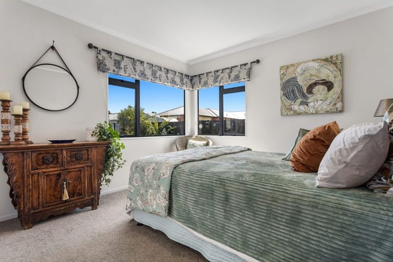 Photo of property in 21 Edgewater Grove, Whakatane, 3120