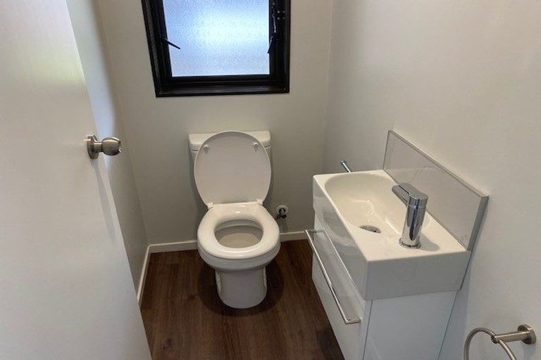 Photo of property in 2/12 Bradbury Road, Botany Downs, Auckland, 2010