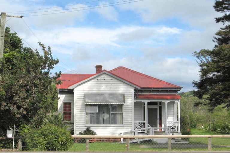 Photo of property in 9 Cook Street, Tolaga Bay, 4077