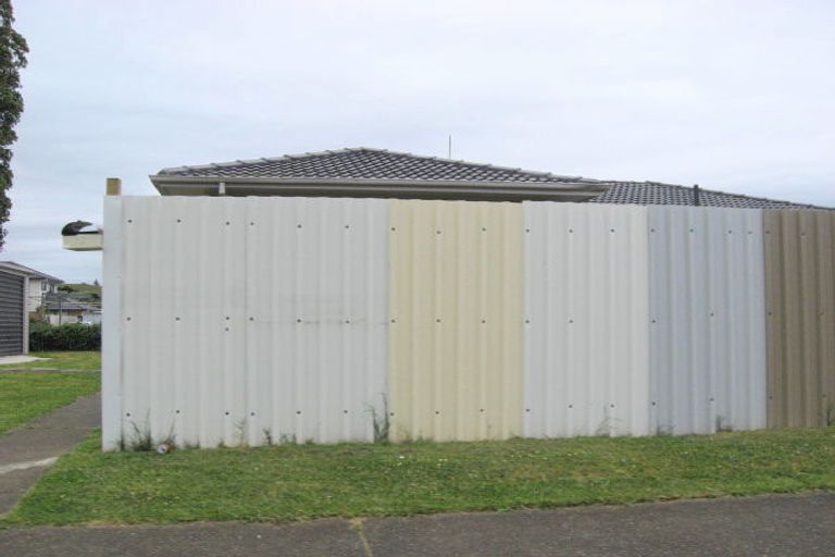 Photo of property in 22 Corsair Crescent, Mangere, Auckland, 2022