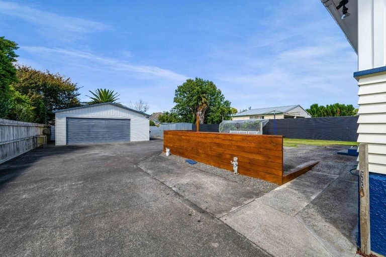 Photo of property in 6 Malone Place, Hawera, 4610