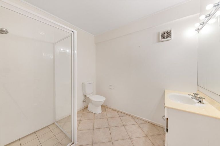 Photo of property in 2/3 Jacanas Place, Unsworth Heights, Auckland, 0632