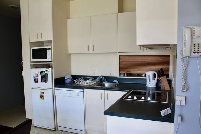 Photo of property in Terrace Tower Apartments, 7e/126 The Terrace, Wellington Central, Wellington, 6011