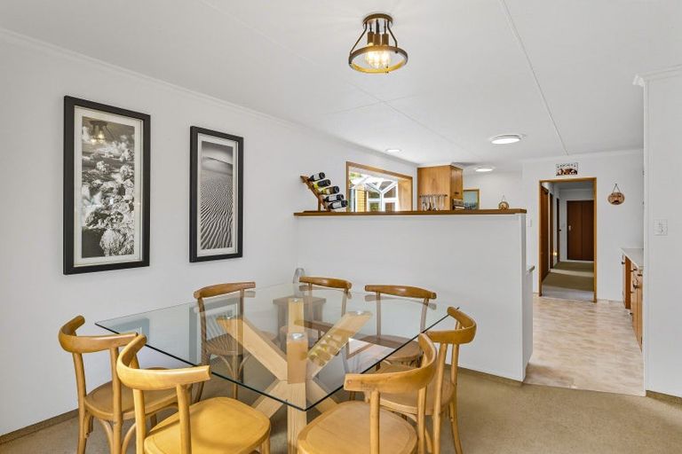 Photo of property in 335 Te Moana Road, Waikanae, 5036