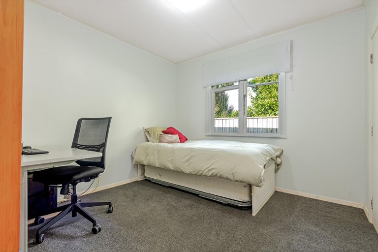 Photo of property in 14 Marsden Place, Awapuni, Palmerston North, 4412