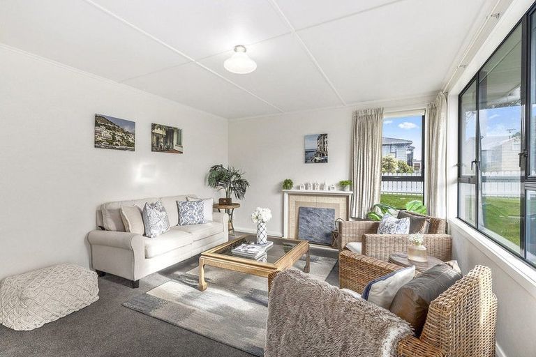 Photo of property in 43 Waiuta Street, Titahi Bay, Porirua, 5022