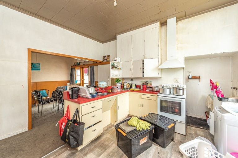 Photo of property in 23 Egmont Street, Castlecliff, Whanganui, 4501