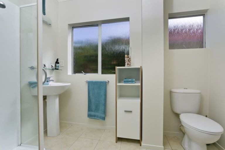 Photo of property in 3/103 Vauxhall Road, Narrow Neck, Auckland, 0624