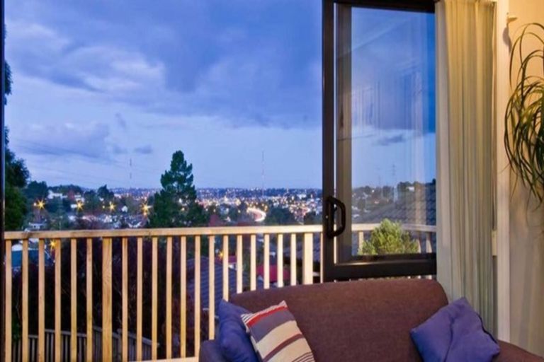 Photo of property in 53 Helleur Road, Massey, Auckland, 0614