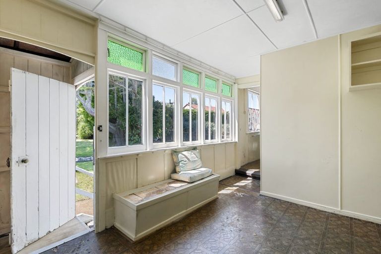 Photo of property in 27 Queens Parade, Devonport, Auckland, 0624