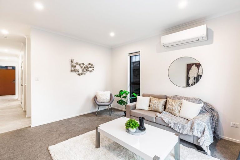 Photo of property in 9 Jagoda Road, Westgate, Auckland, 0614