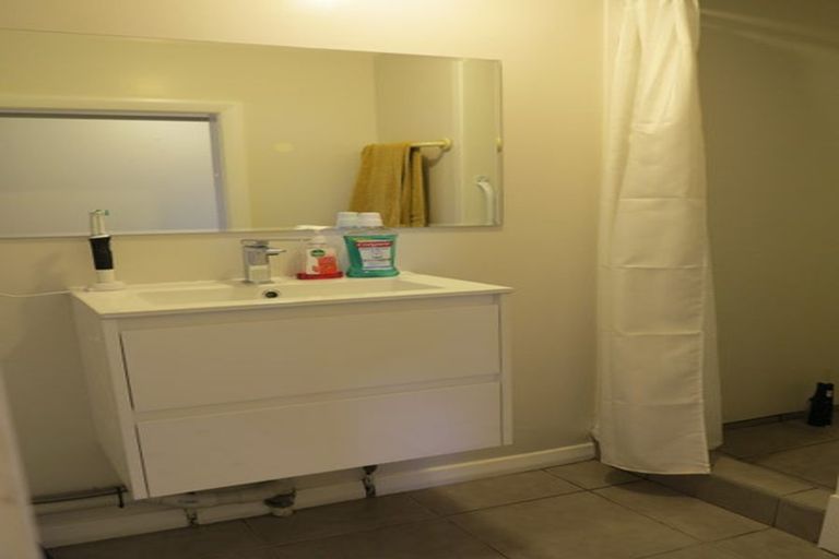 Photo of property in 1/77 Maida Vale Road, Roseneath, Wellington, 6011