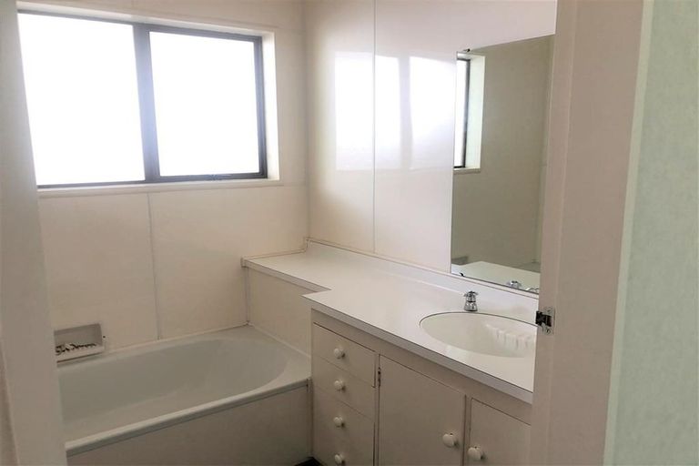 Photo of property in 7a Vincent Street, Waterloo, Lower Hutt, 5011