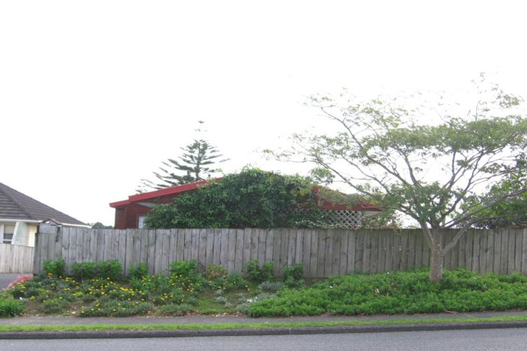Photo of property in 152 Edmonton Road, Te Atatu South, Auckland, 0610