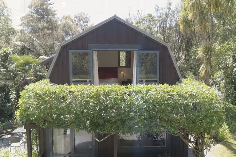 Photo of property in Atholwood Luxury Accommodation, 118 Bronte Road East, Bronte, Upper Moutere, 7173