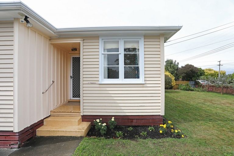 Photo of property in 4 Johnson Street, Bulls, 4818