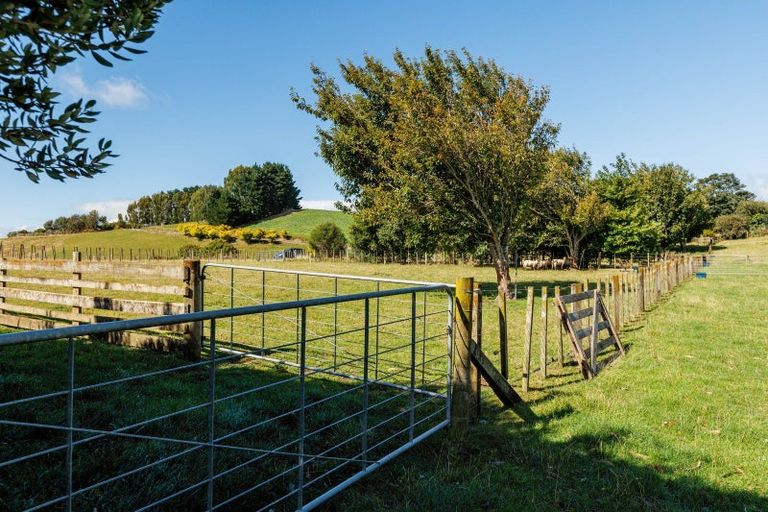 Photo of property in 454 South Ridge Road, Pahiatua, 4983