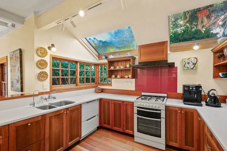 Photo of property in 124 Pendarves Street, New Plymouth, 4312