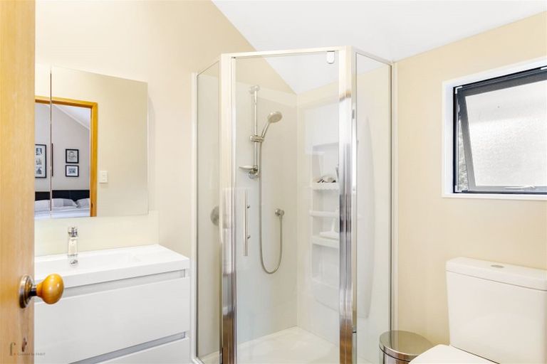 Photo of property in 24 Rimu Road, Oratia, Auckland, 0604