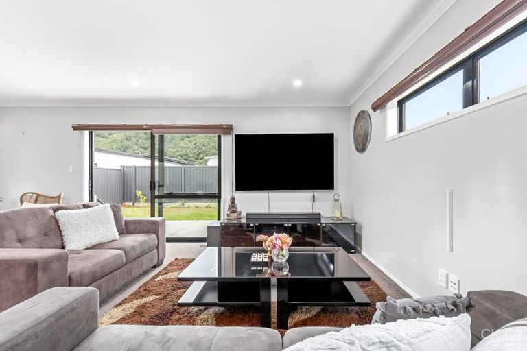 Photo of property in 6 Pattullo Crescent, Wallaceville, Upper Hutt, 5018