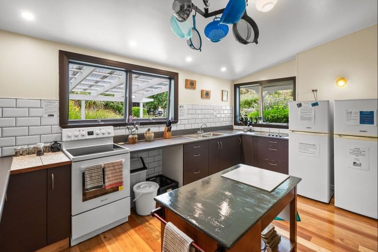 Photo of property in 5849 Christchurch Akaroa Road, Duvauchelle, Akaroa, 7582