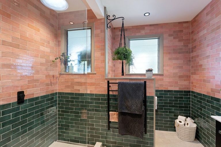 Photo of property in 19 Pingau Street, Paekakariki, 5034
