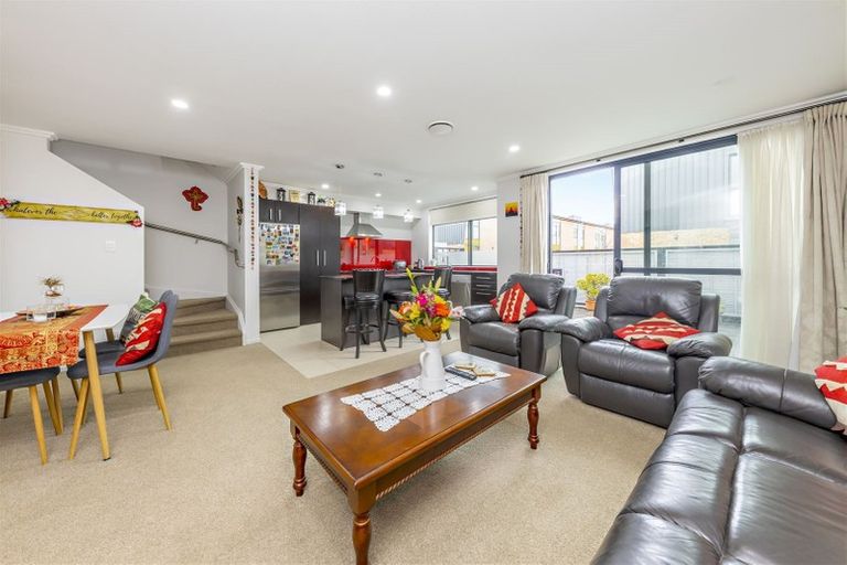 Photo of property in 3/182 Flat Bush School Road, Flat Bush, Auckland, 2019