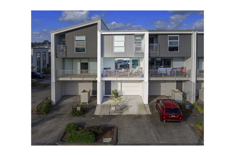 Photo of property in 33 Bonnette Road, Flat Bush, Auckland, 2019