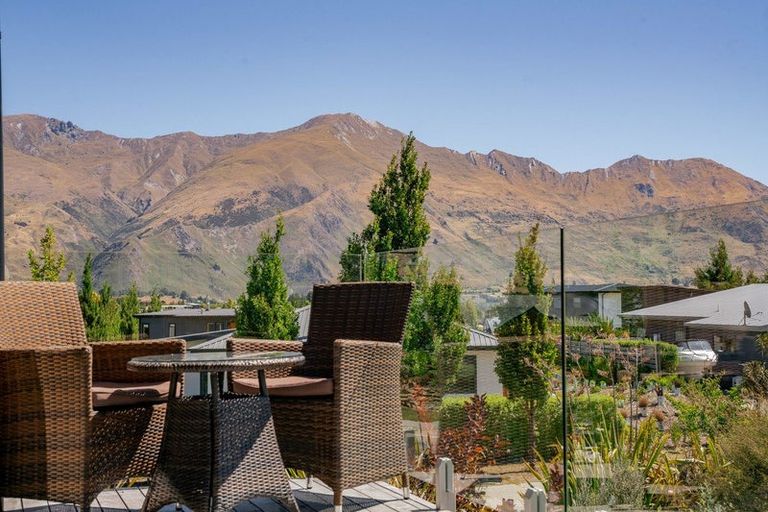 Photo of property in 9 Kirimoko Crescent, Wanaka, 9305