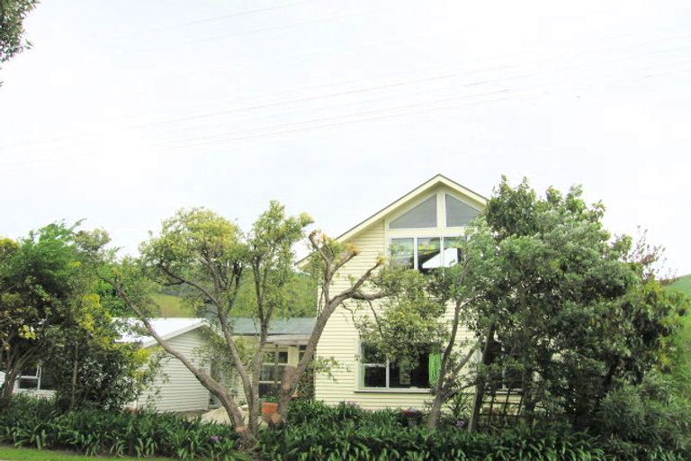 Photo of property in 24 Lysnar Street, Okitu, Gisborne, 4010