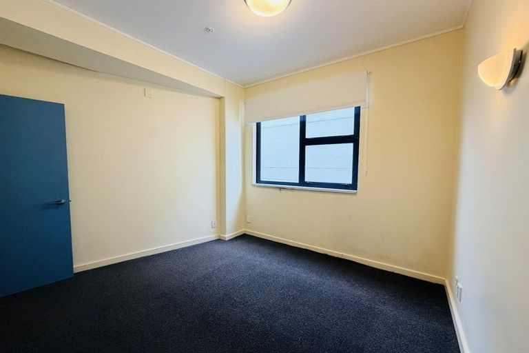 Photo of property in 17 Kent Terrace - Kent Apartments, 3e/16 Kent Terrace, Mount Victoria, Wellington, 6011
