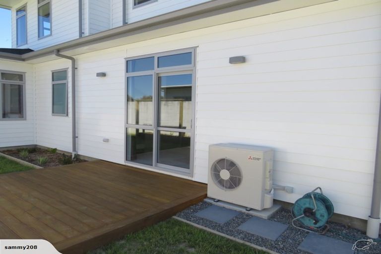 Photo of property in 47 Harbour View Road, Te Atatu Peninsula, Auckland, 0610