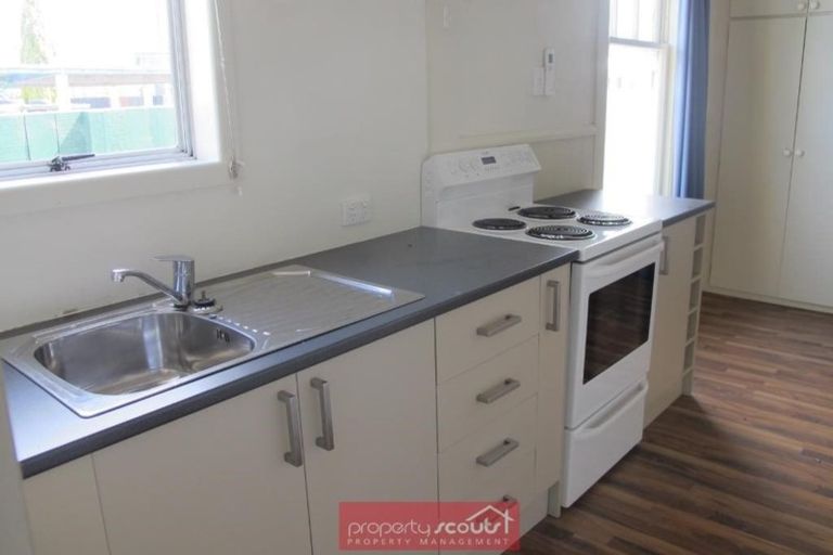 Photo of property in 37 Macandrew Road, South Dunedin, Dunedin, 9012